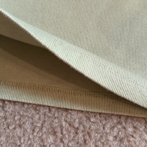 ⭐️ NEW YORK & COMPANY - Green Sleeveless Top - Size Large - Picture 7 of 10